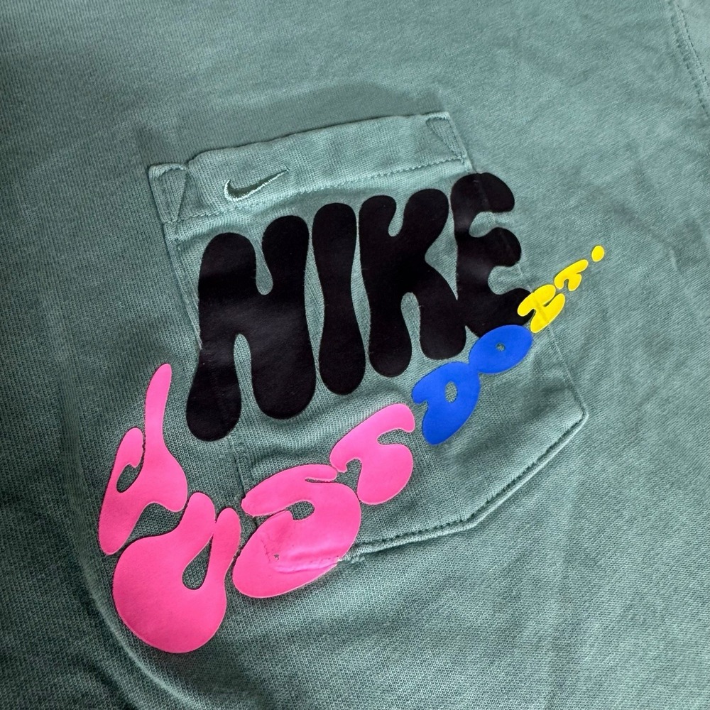 Nike Pocket Shirt Streetwear Mens Medium Green Y2K Swoosh Logo Summer Skater Tee - Picture 3 of 7